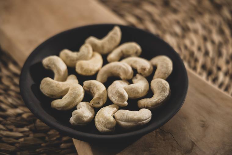 Cashew nuts in a bowl